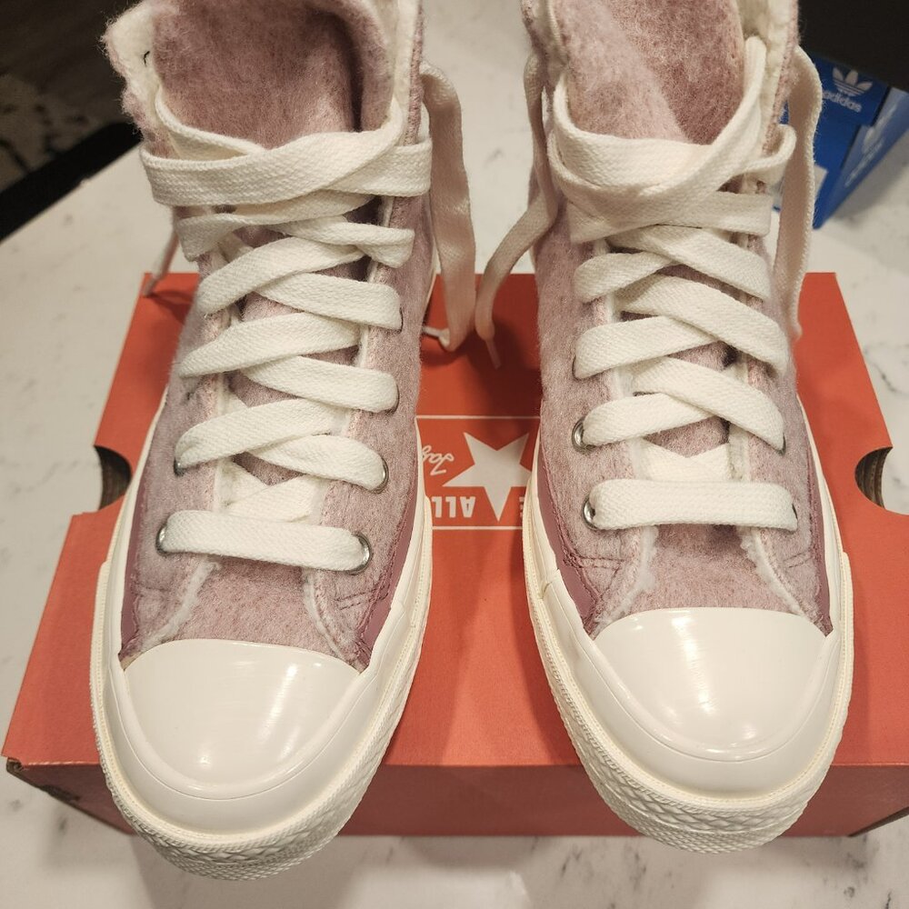 Converse - Women's Chuck 70 High Top Shoes SIZE 7 PINK/WHITE NEW - Picture 5 of 7